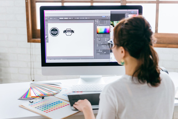 Graphiste : création de logotype, packaging, et objets publicitaires